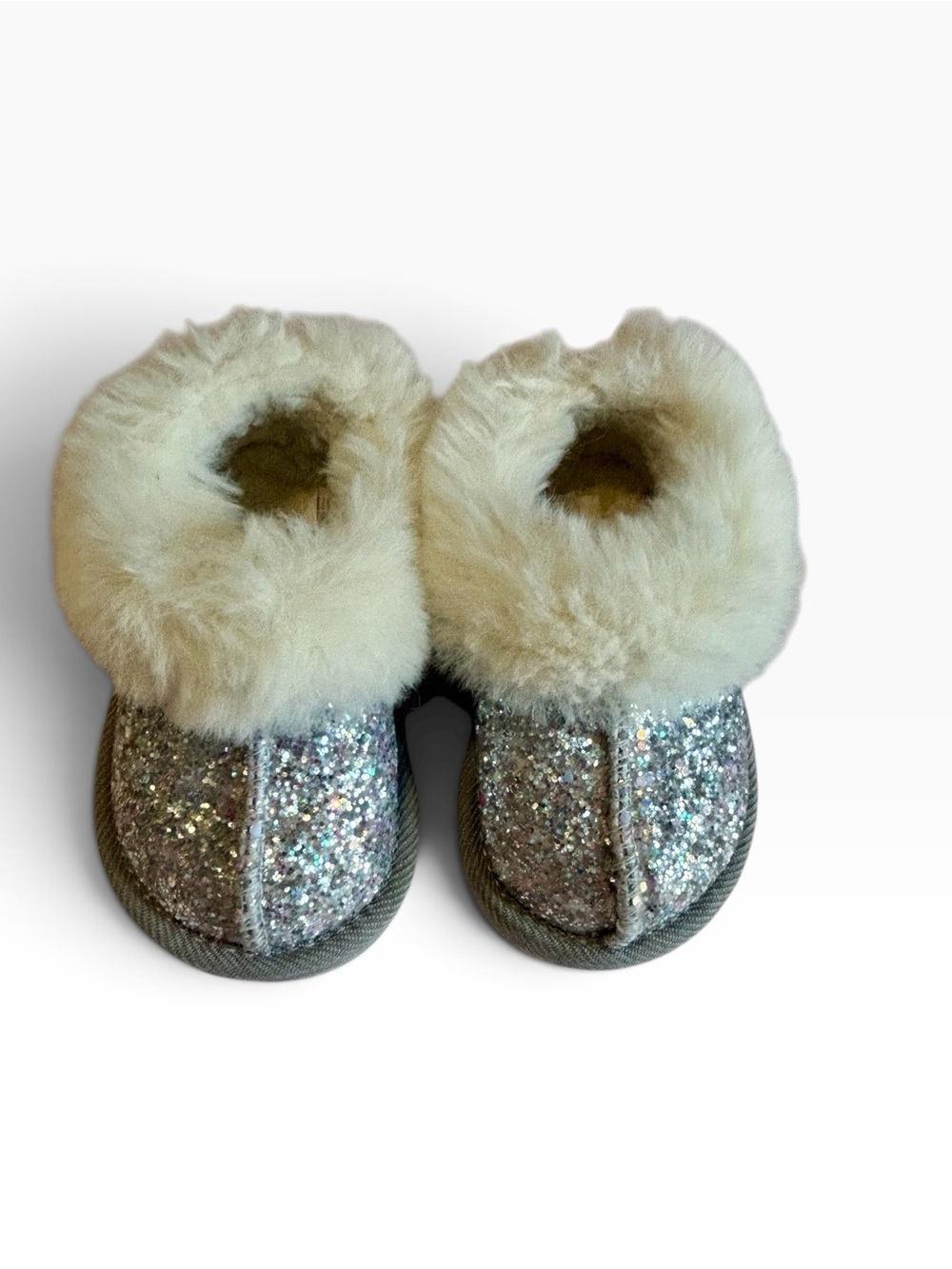 Cat & Jack Toddler Girls Silver Glitter Faux Fur Slippers Size 5 - Picture 3 of 4